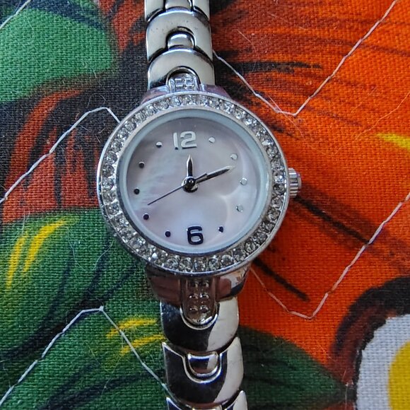 ladies watch - Picture 1 of 4